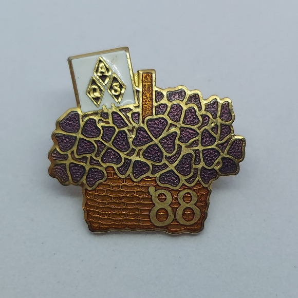 Vintage Jewelry - QAS '88 Pin Flower Basket